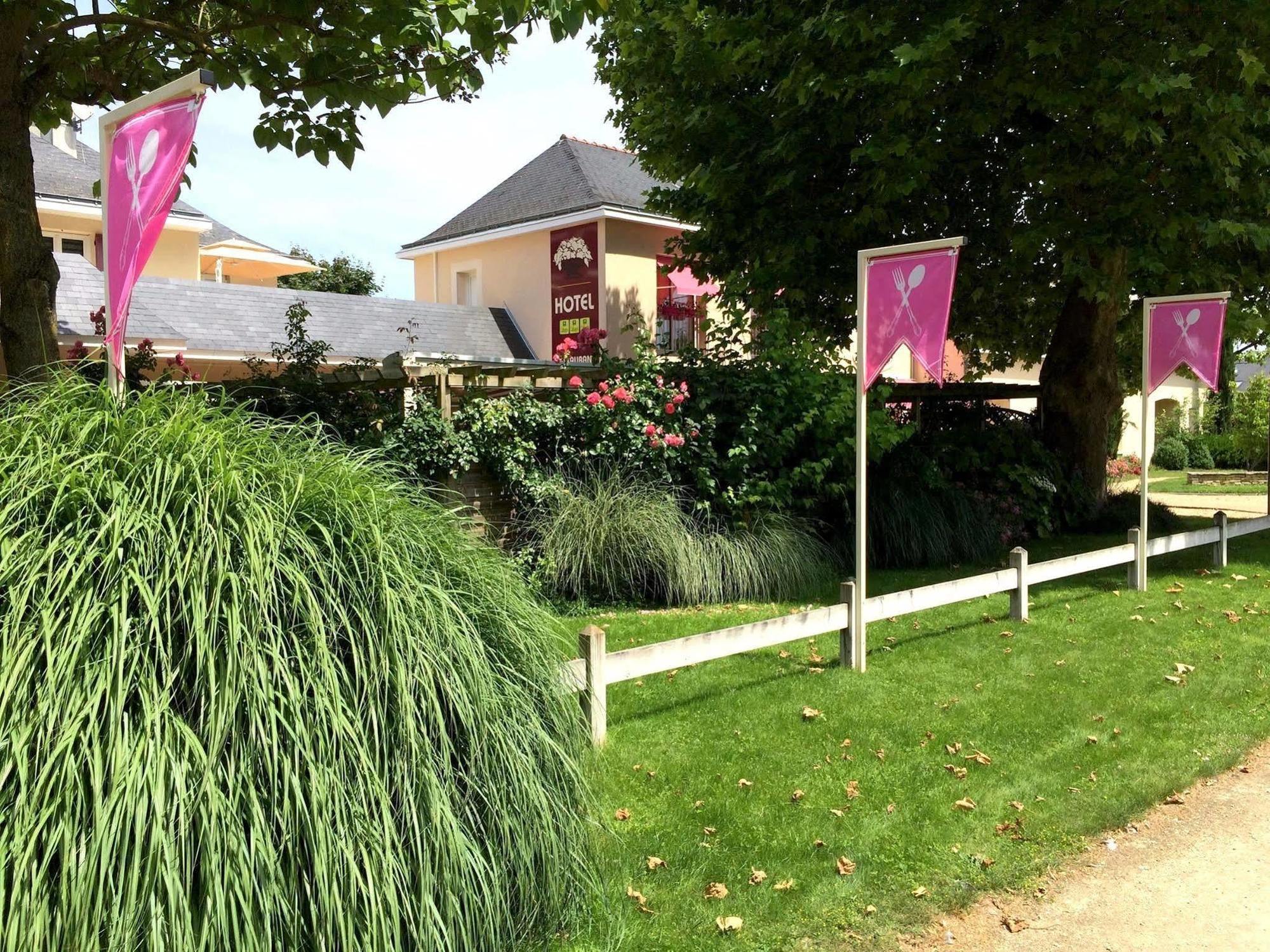 Logis Auberge Bienvenue Doué-la-Fontaine Zewnętrze zdjęcie