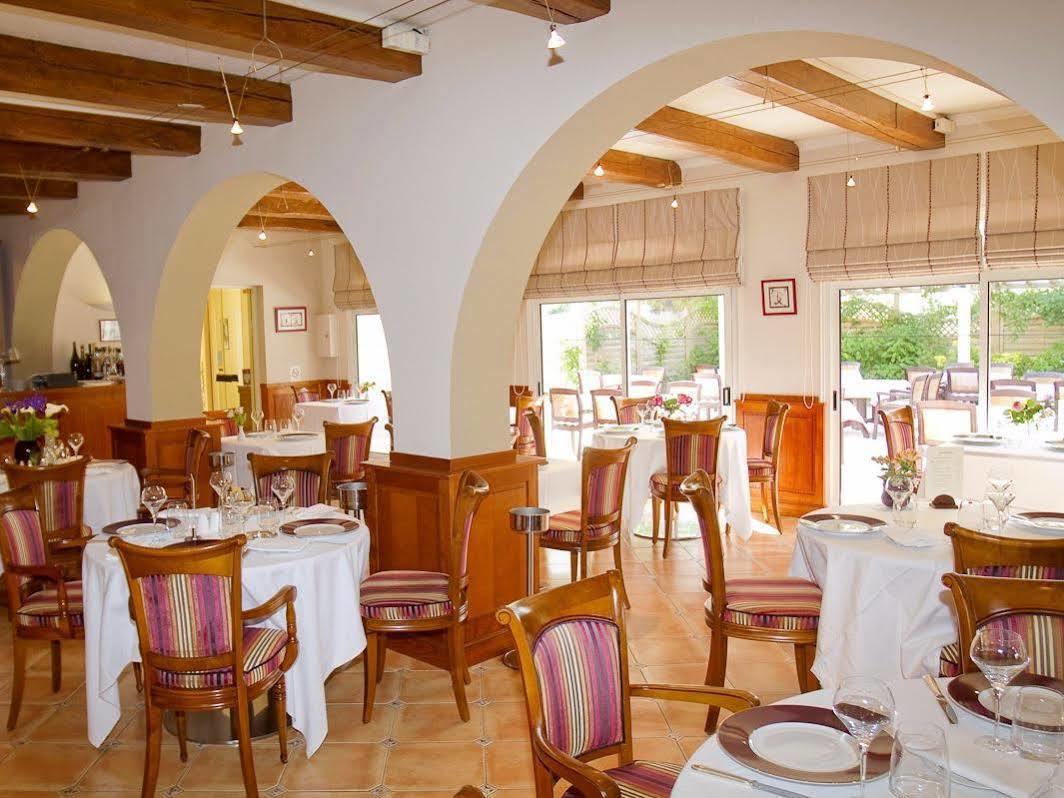 Logis Auberge Bienvenue Doué-la-Fontaine Zewnętrze zdjęcie
